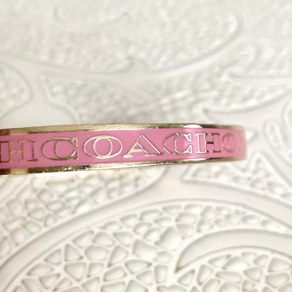 ✨NEW✨COACH PINK & GOLD BANGLE BRACELET - Picture 6 of 9
